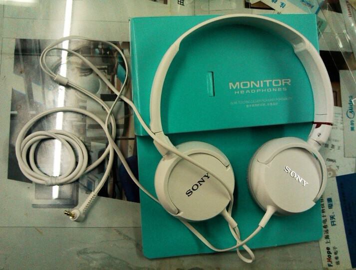 索尼(sony)耳机 mdr-zx100 简约不简单的时尚耳机 白色--非常好的入门