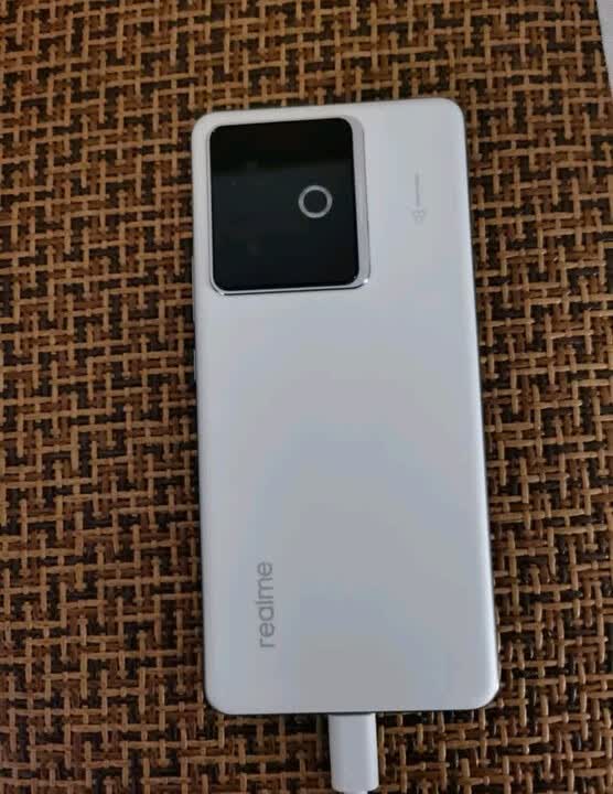 未使用品に近い realme 真我GT7 12GB 256GB ホワイト 中国版 未使用品に近い realme 真我GT7 12GB 256GB ホワイト 中国版