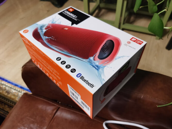 实情解密jblcharge3和flip4有什么不同？哪个性价比高、质量更好