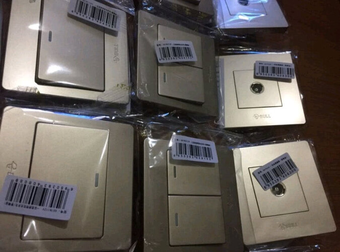 【使用曝光】公牛G07Z223(U6) 购买半年以后怎么样了？开关插座 真实测评质量优劣！