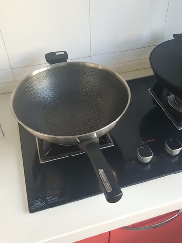 口碑评价爱仕达CC32e1q和CC32e2qe2哪个好？这样选不盲目
