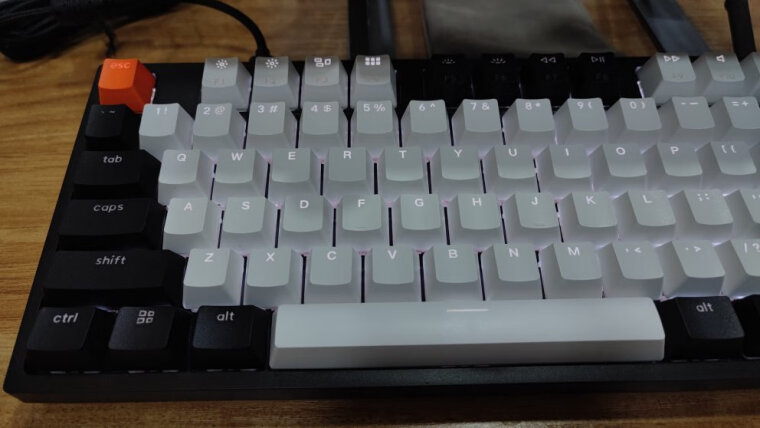 「商家透露」京东京造8键盘与罗技的K780区别哪款更好？这样选不盲目