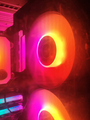 【网友分享】散热器 毅凯火力AIO 120 D-RGB 效果怎么样？为什么评价这样说？求测评！