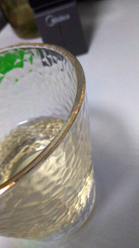 「玻璃杯必看报告」法蘭晶金边锤纹杯质量评测怎么样好不好用？