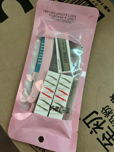 【买家评价】妮卡修眉刀 这款 修眉刀 效果怎么样？评测分析质量不好用 ？
