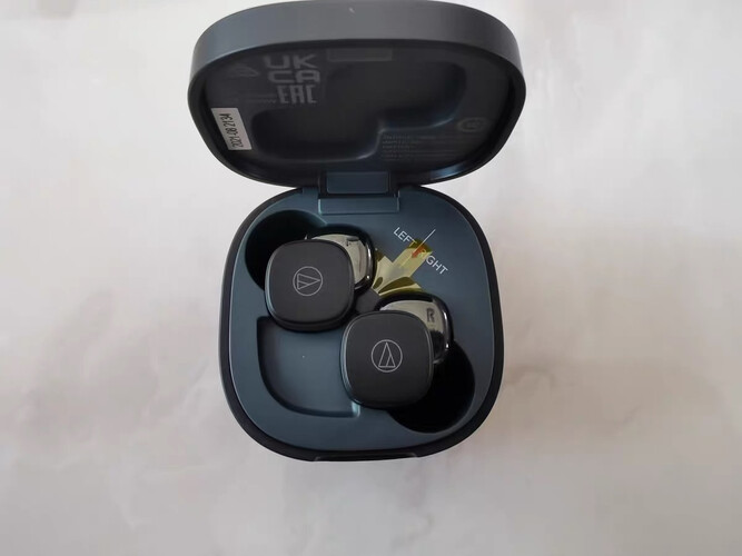 老司机介绍铁三角ANC300Tw与铁三角CkR7Tw哪个音质好？到底要怎么选择