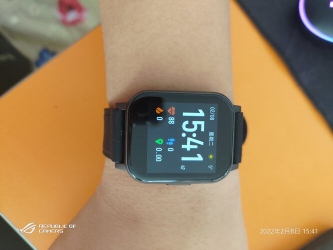 【曝光评测】嘿喽Smart Watch 2 质量差强人意？点评 智能手表 应该怎么样选择！