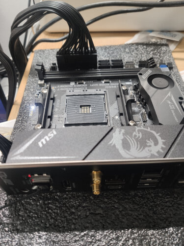 %title插图%num 【主板体验】微星MEGB550UNIFY怎么样评测质量值得买吗?