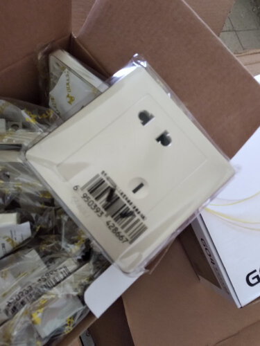 【已开箱】公牛86开关插座质量怎样？功能真的不好吗