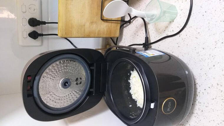 质量揭秘美的fz2001电饭煲评测？用后三个月感受！