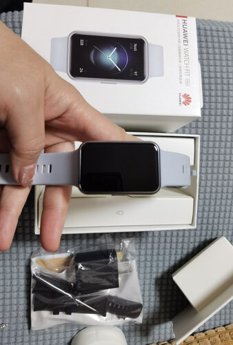 人气博主爆料华为WATCH FIT与华为手环4pro  哪个更好用？谁是性价比之王