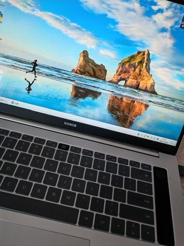 吐槽对比【求测评】荣耀magicbookpro和magicbook14哪个好？对比哪款性价比更高！