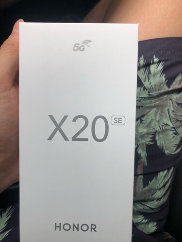 问下对比荣耀x10与荣耀x20se有什么区别？应该怎么样选择？