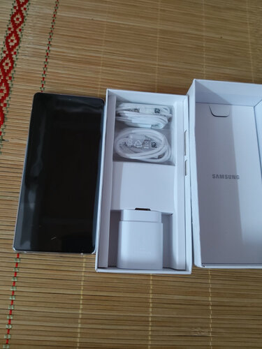 对比如何三星galaxy a71和华为nova8哪个好？不想被骗看下这里！