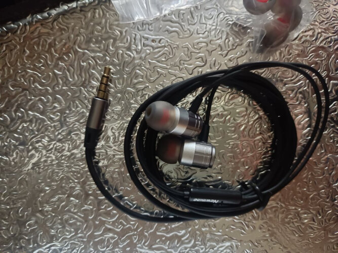 「求助」纽曼jk12和小米耳机清新版哪个好？评测值得买吗