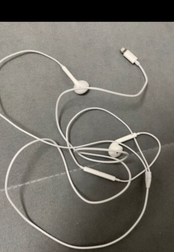 【买前须知】手机耳机中 AppleEarPodslightning耳机 这款属于什么档次？分析性价比质量怎么样！