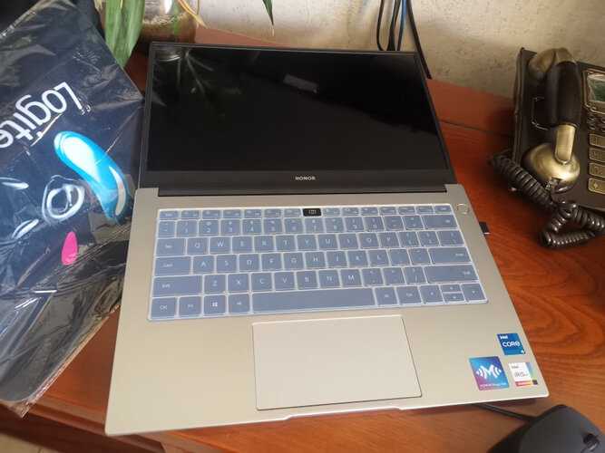 【已开箱】荣耀笔记本电脑magicbook15打游戏怎么样？质量真的差吗