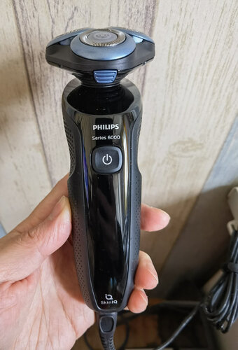 入手对比飞利浦剃须刀s6670和s6688区别  哪个更好用，重要提醒看看！