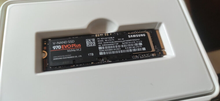 【亲测入坑】SSD固态硬盘入手一周反馈 三星MZ-V7S250BW 质量真的很差吗？评测结果怎么样？