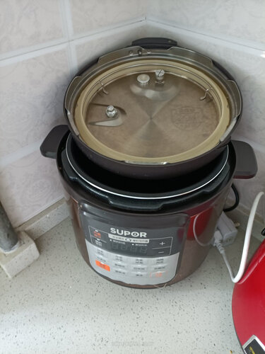 真实感受苏泊尔sy-25yc8110与sy-25yc9010区别哪款更适合，评测比较哪款好？