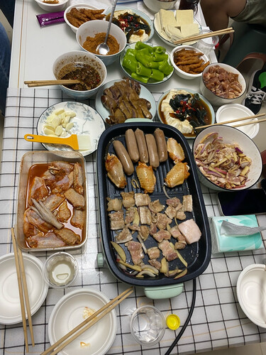 对比如何小熊烧烤炉d12a1和d12m6区别哪个好点？深度剖析功能区别！