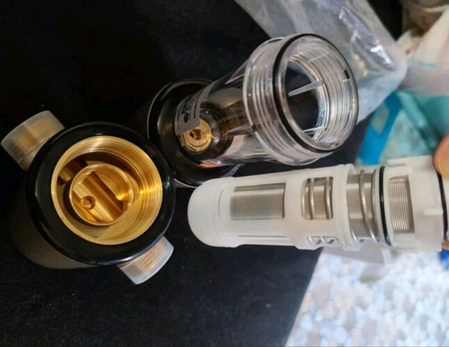 人气博主评价海尔HP15和美的160前置过滤器哪个好？这样选不盲目