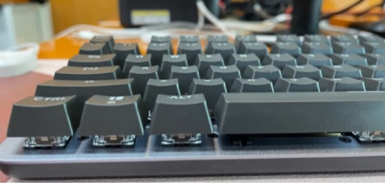 【精华帖】罗技k845青轴cherry跟TCC怎么区别？评测比较哪款好