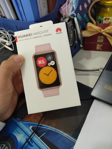 达人解密华为手表新款watch fit和华为手环6  哪个更好用？到底要怎么选择