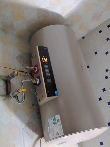【亲测入坑】电热水器入手一周反馈 美的F8032-J7S(H) 质量真的很差吗？评测结果怎么样？