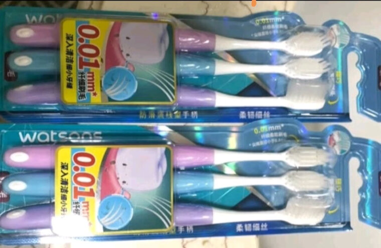 【买前必知】牙刷不建议购买 屈臣氏柔韧细丝牙刷？怎么样评测质量好不好？