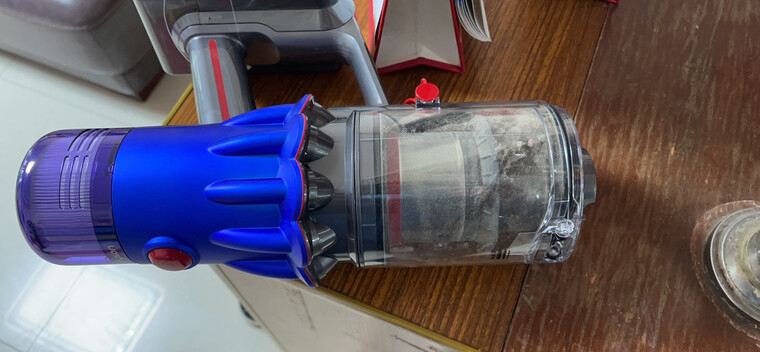 「深度评测」戴森v12与V15吸尘器功力比较？哪个更合适