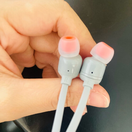 深入解读jbllive200bt和索尼wic400比较 哪款好？评测结果不看后悔