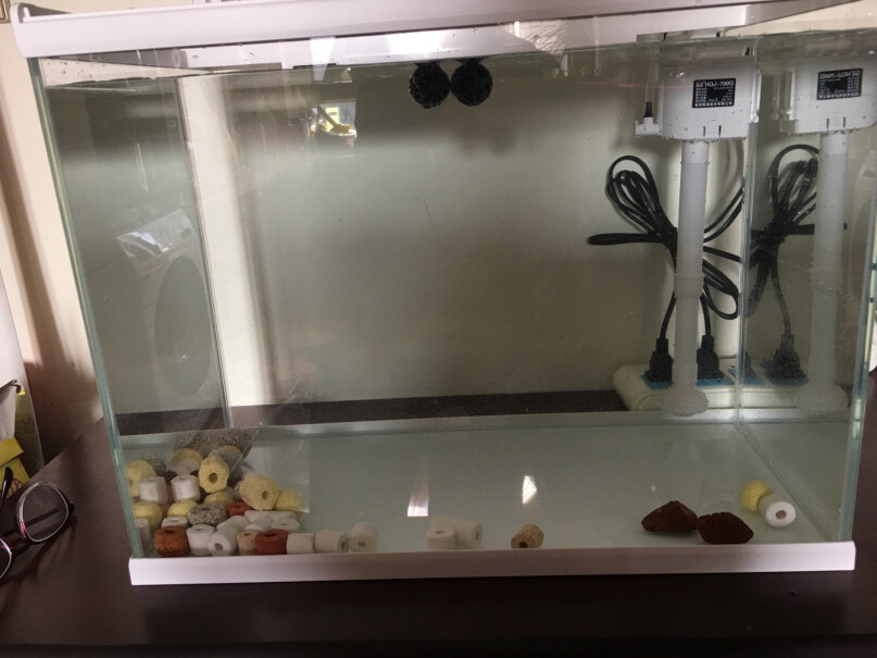 森森森森超白玻璃小鱼缸客厅小型桌面家用水族箱买回家直接就可以用了吗？