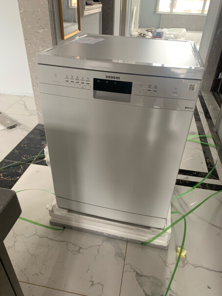 西门子SIEMENS烟灶洗套装烘干效果好吗，机器内壁有水吗？