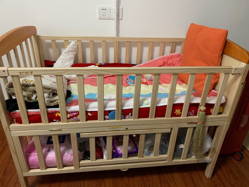 gb好孩子多功能松木无漆婴儿床摇篮婴儿床请问这个配套的床垫质量怎么样呀？