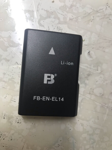 沣标(FB) EN-EL14 充电器这电池可以用相机原装充电器充吗？
