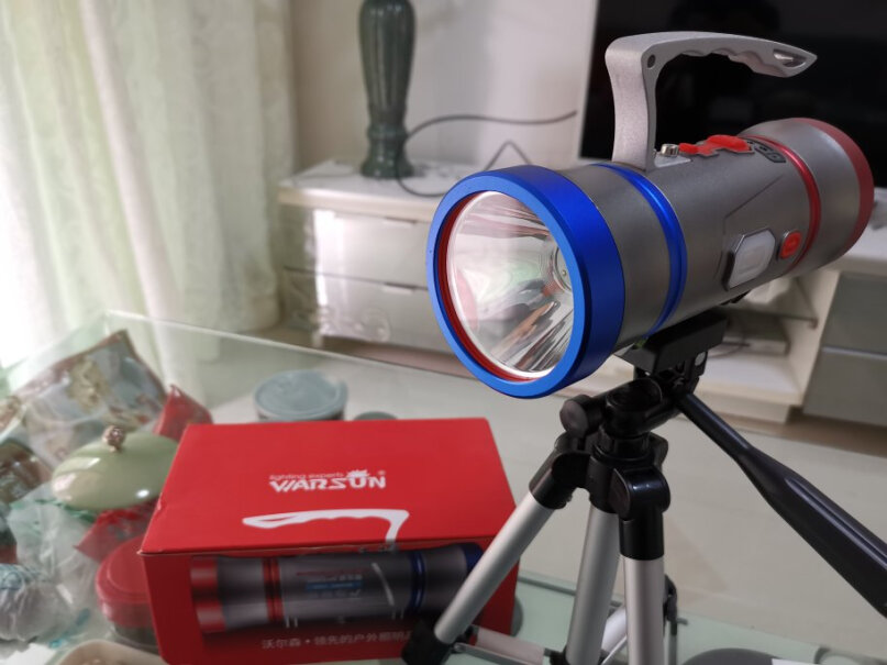 Warsun沃尔森投影仪迷你便携铝合金三脚架落地摄像机你好驱蚊子灯是哪个？