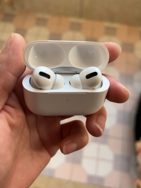 Apple苹果 AirPods Pro (第二代) 主动降噪 无线蓝牙耳机 MagSafe充电盒 分析怎么样？真实质量反馈？