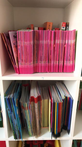 亲亲科学图书馆礼盒共40册这套，和大英儿童漫画百科全书，哪个值得入手？