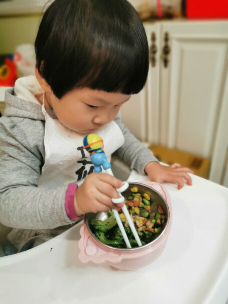 韩国啵乐乐儿童筷子婴幼儿训练学习筷筷子刚打开时有味吗？