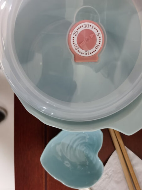 京东京造陶瓷碗饭盒带盖盖子有异味吗？