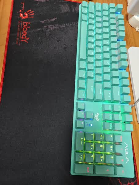 狼蛛真机械键盘青轴 有线游戏键盘怎么样?亲身评测体验诉说