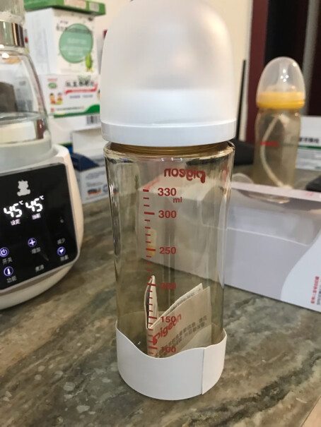 双把手奶瓶240ml-丛林小兔你们第一次消毒的时候会不会有塑胶味啊？我昨天沸水消毒闻到好大味？