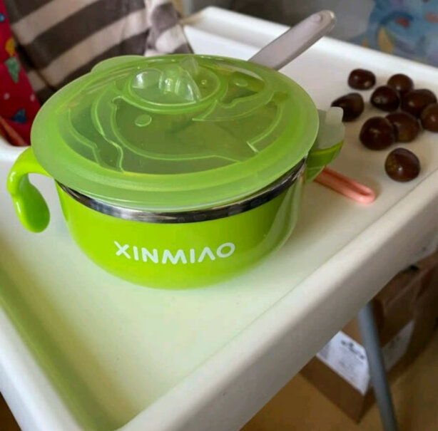 新妙儿童餐具注水保温碗不锈钢和下面塑胶的能分开吗？不能分开，里面好清洗吗？