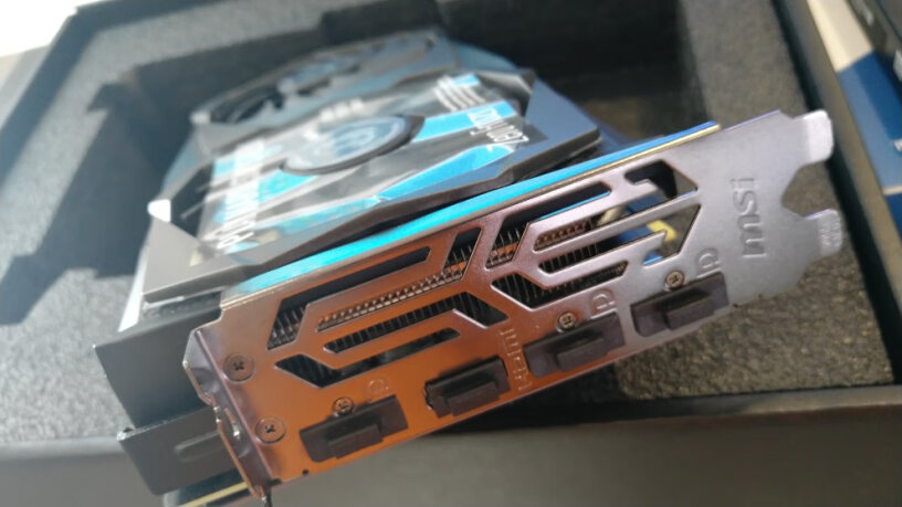 微星GeForce GTX 1050 Ti GAMING X 4G显卡花屏可怎么办啊连续两次？