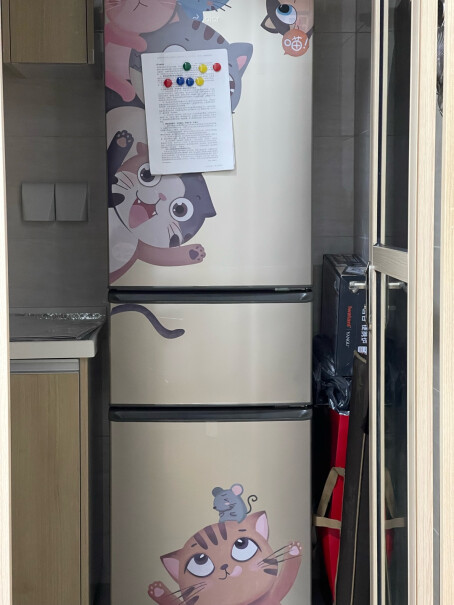 海尔216升直冷冰箱三门三温区多门小型迷你家用租房低音节能不占地中门软冷冻以旧换新BCD-216ST冰箱高度多少？好宽？。？