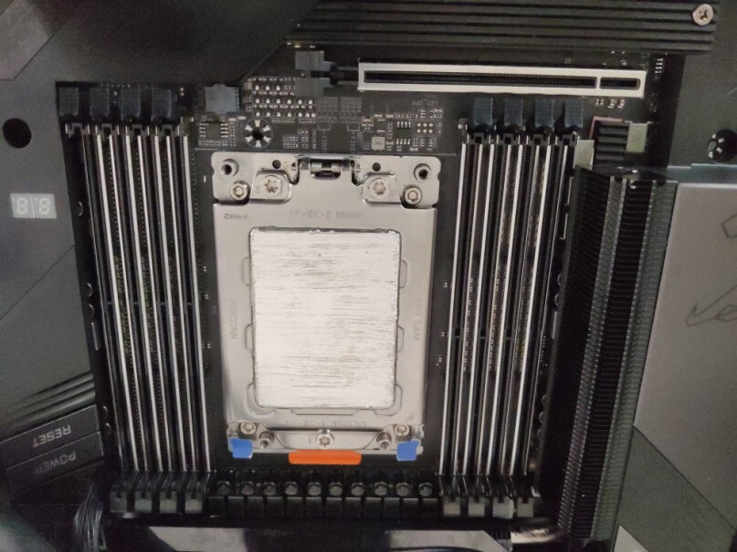 AMD 3970X Threadripper CPU (sTRX4, 32核64线程)据说这U满载最高功耗可以接近800w