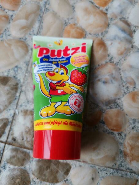 璞慈Putzi普奇儿童牙膏这牙膏含水量很大啊，为什么我的牙膏不成型，像渣子样？