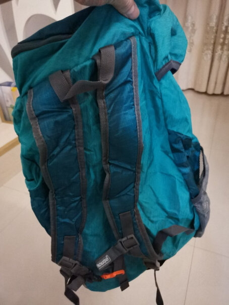 WELLHOUSE户外折叠背包能装下睡袋吗？看着挺小的？
