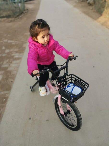 卡琦熊儿童自行车带辅助轮塑胶部分的质量怎么样呢？